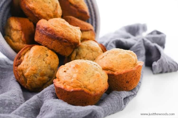 The best healthy banana muffins recipe that is sugar free and gluten free. These banana muffins made with applesauce are delicious. #healthybananamuffins #bananamuffinrecipe #glutenfreebananamuffins #sugarfreebananamuffins #easybananamuffinrecipe