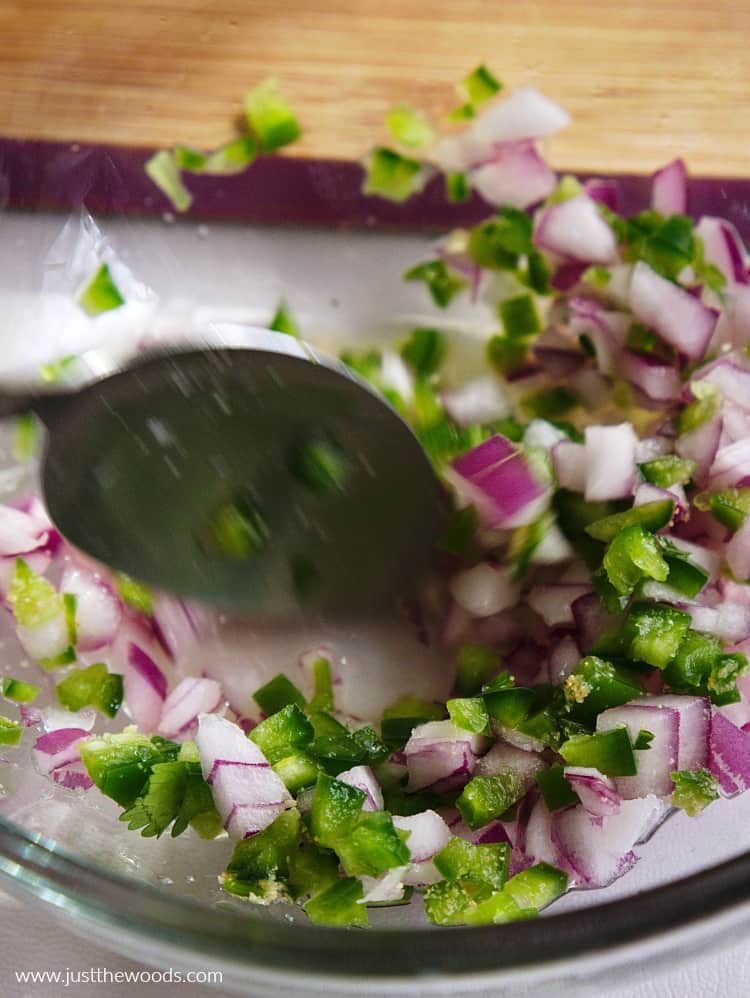 how to make guacamole, healthy guacamole, easy guac recipe