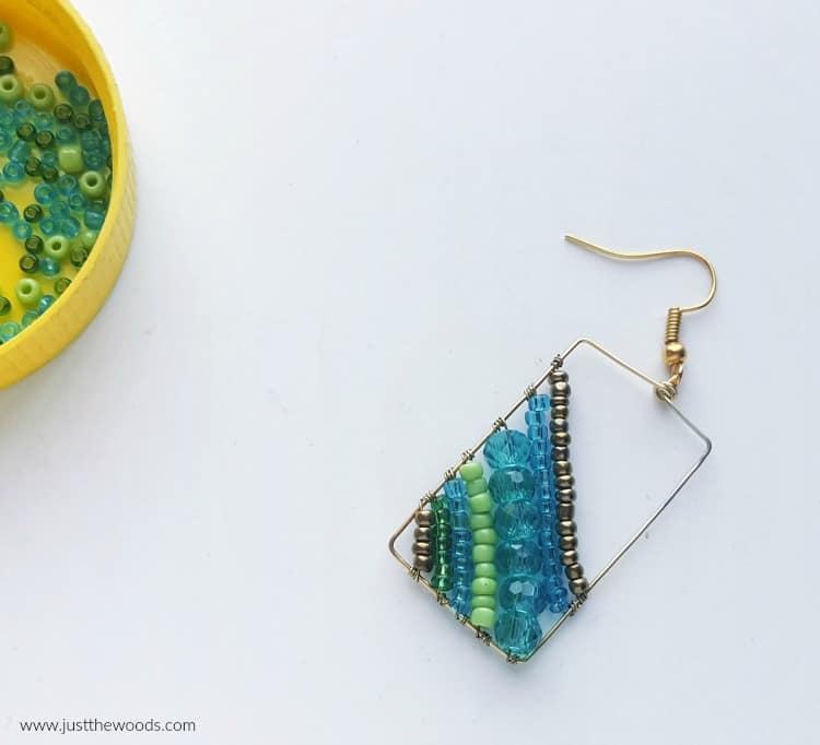 blue and gold beaded earrings, dangle earrings how to make