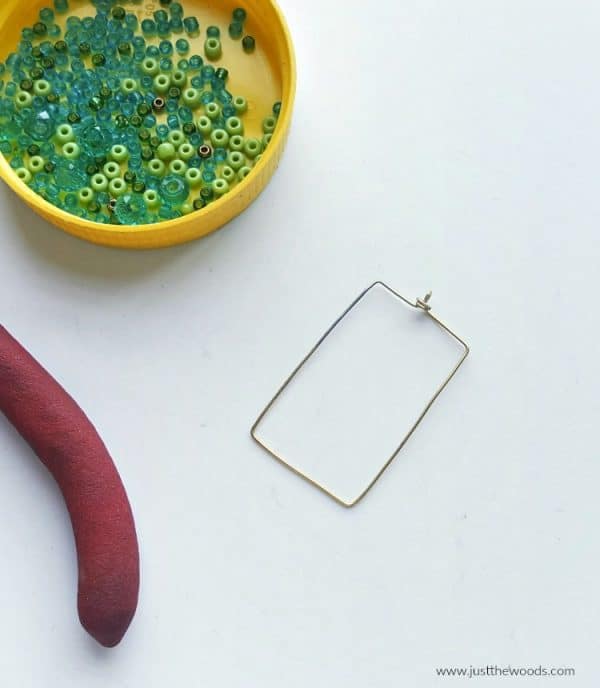 How to Make Beaded Wire Earrings - Easy Tutorial