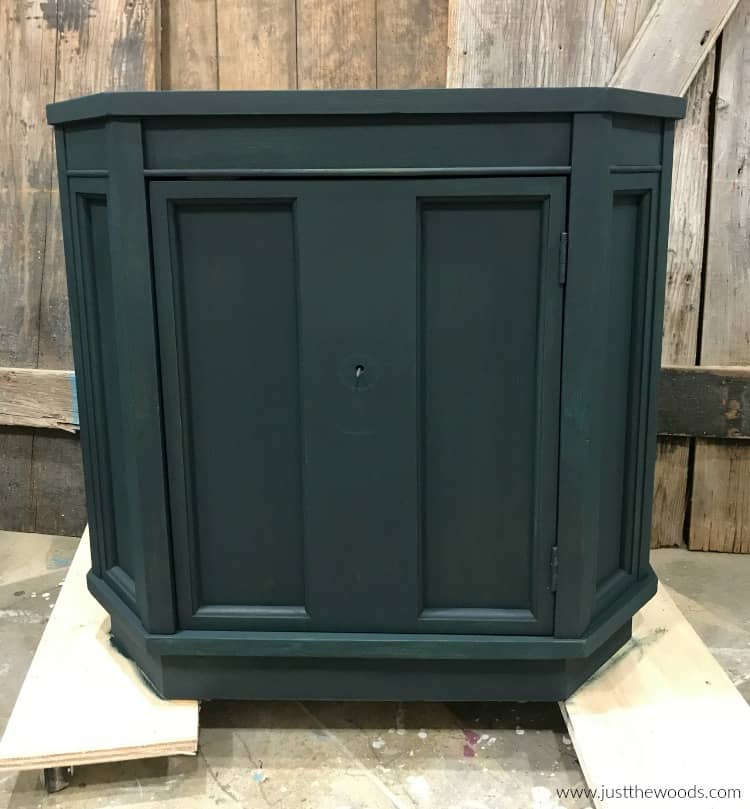 dark green painted furniture, green painted cabinet, furniture painted with chalk paint