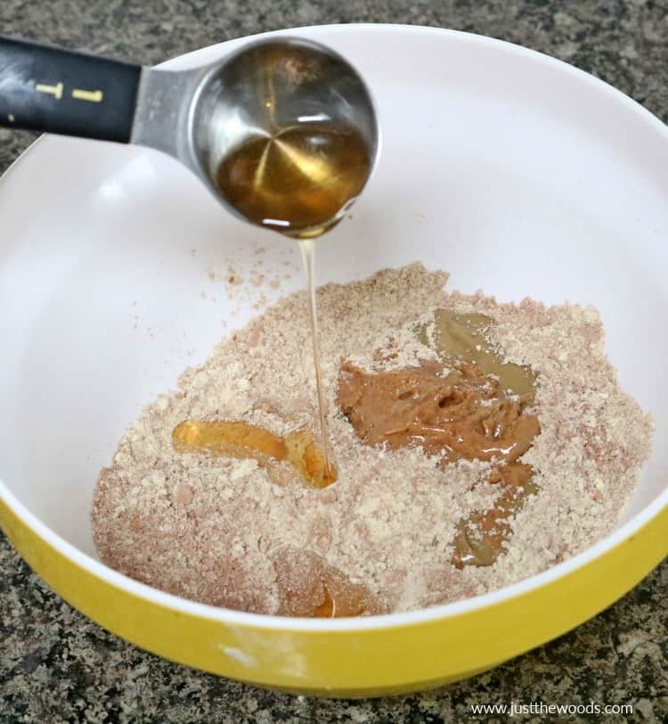 Peanut Butter Energy Balls: a Clean Eating Snack You'll Love no bake protein balls, no bake energy balls