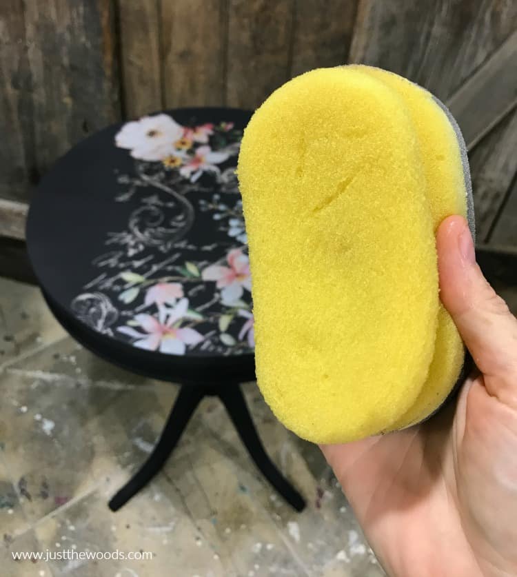 yellow sponge to apply varnish