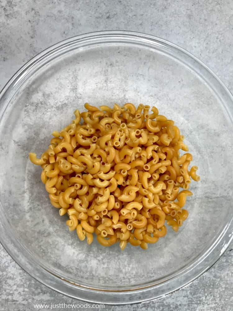 lentil macaroni pasta in clear bowl