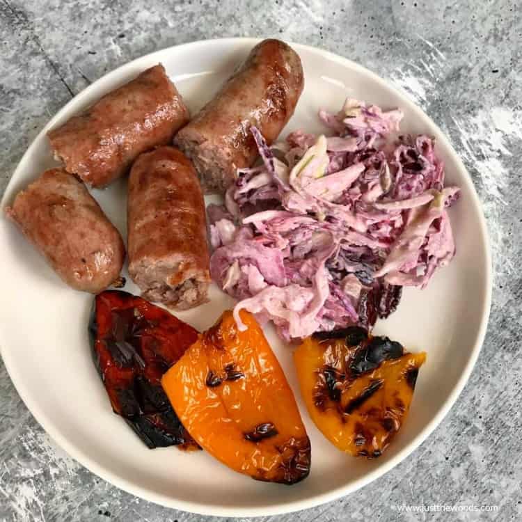 what to eat with coleslaw