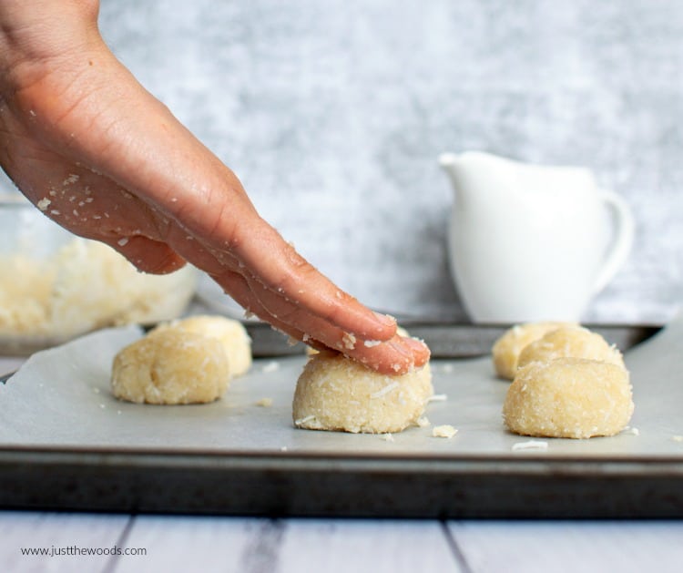 making macaroon cookies