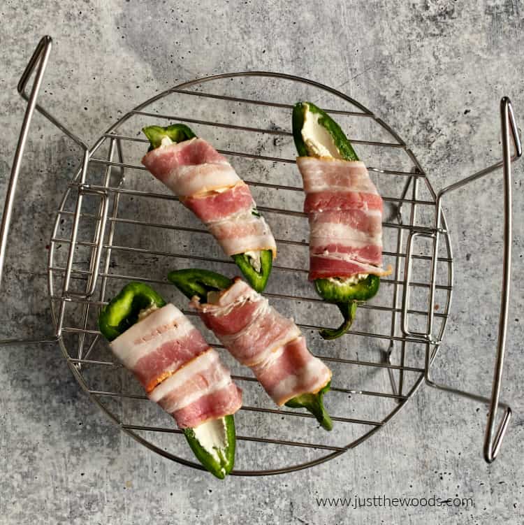 how to make homemade jalapeno poppers with bacon