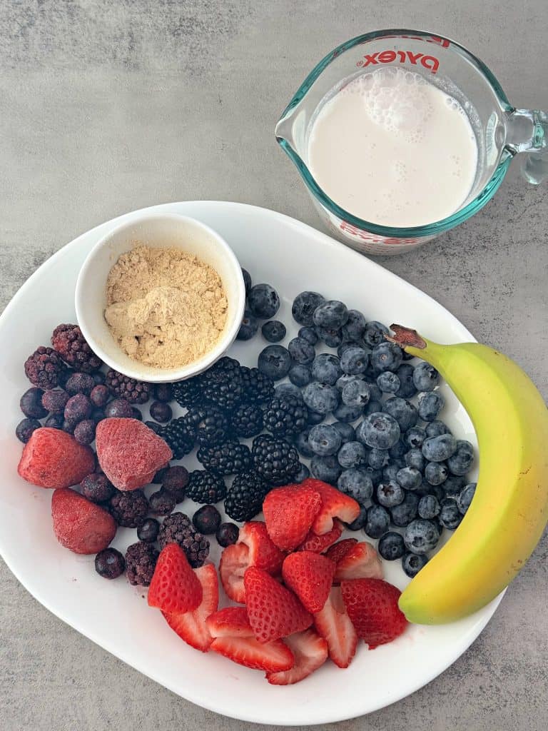 fresh berries and frozen berries for smoothie recipe