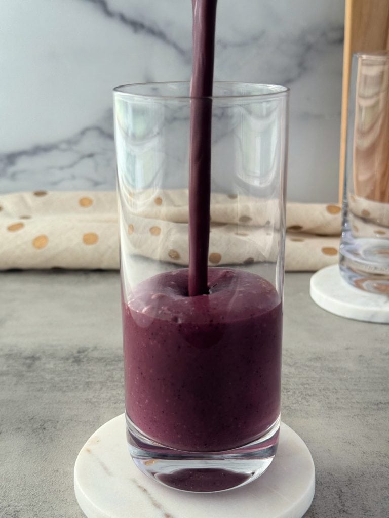 how to make a healthy Berry Protein Smoothie