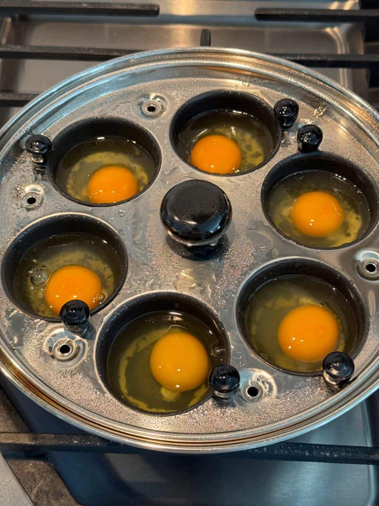 poach eggs with steam 
