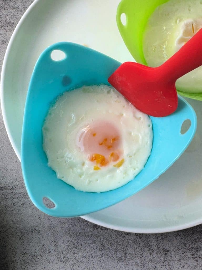 remove egg from silicone egg poaching cup