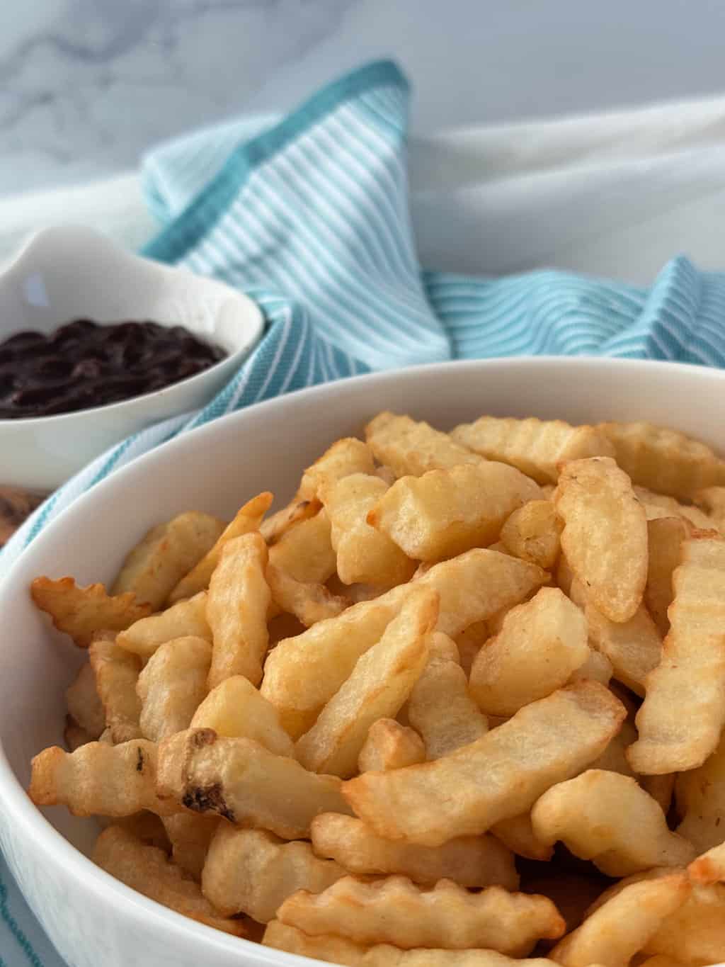 close up Air Fryer French Fries Ninja Foodi