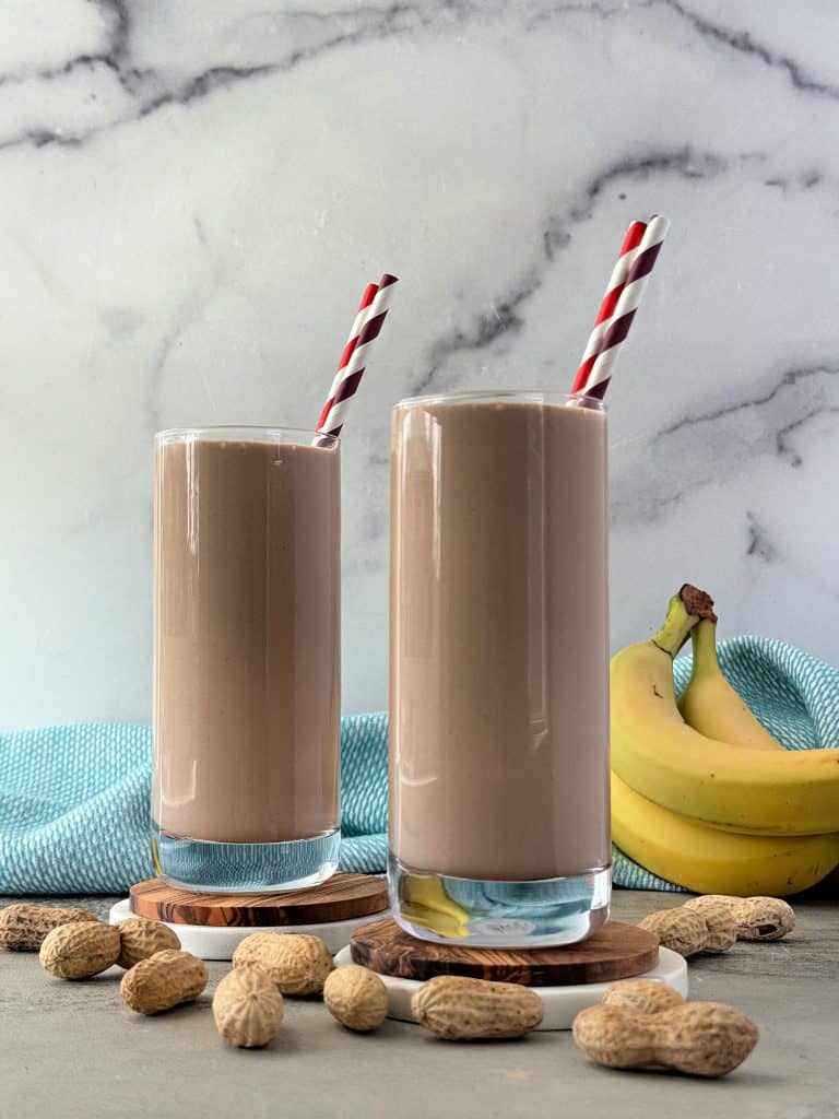 easy smoothie recipe made with peanut butter and banana 