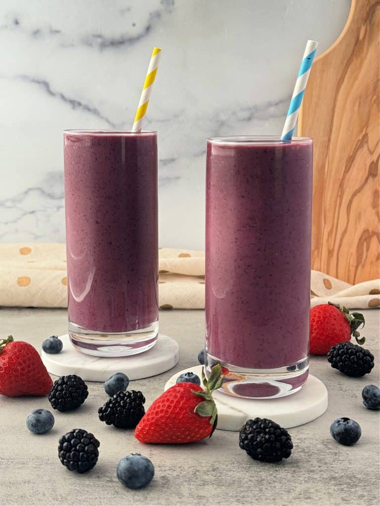 blueberry blackberry strawberry banana protein berry smoothie 