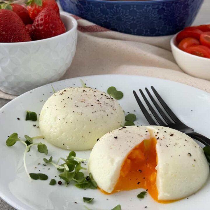 How to Use a Poached Egg Maker for Perfect Eggs