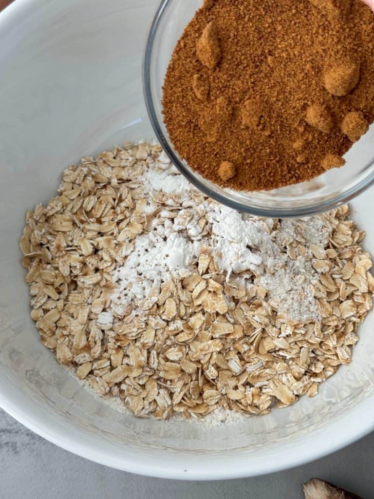 coconut sugar and oats in bowl 