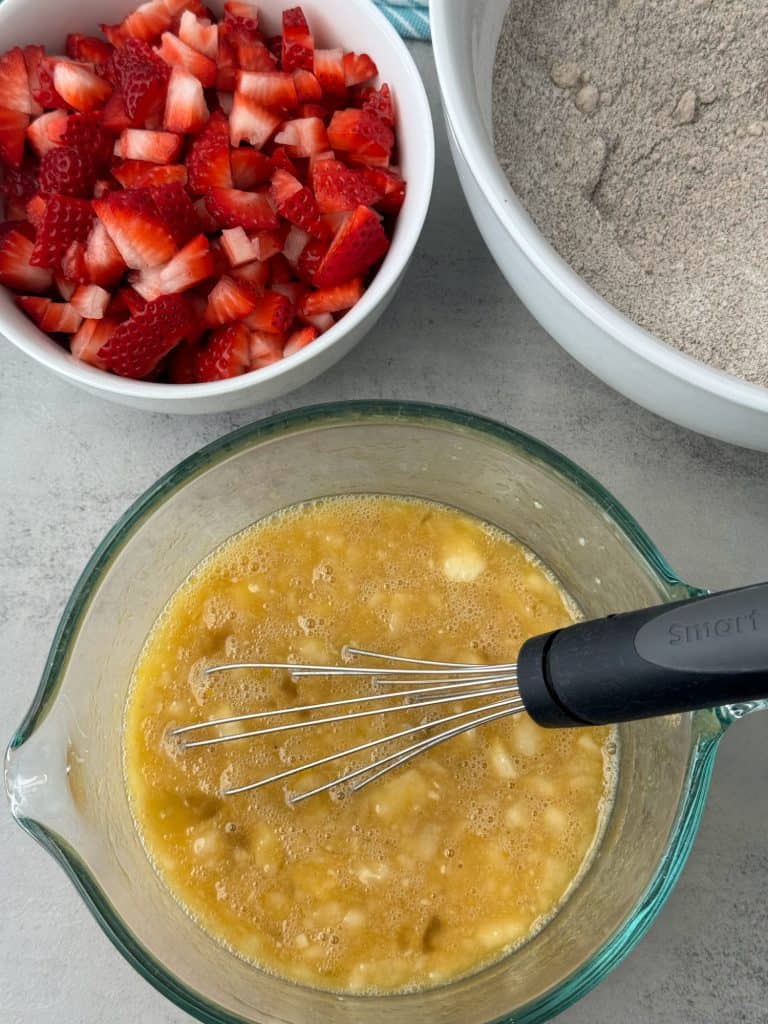 mashed banana and strawberry muffin recipe