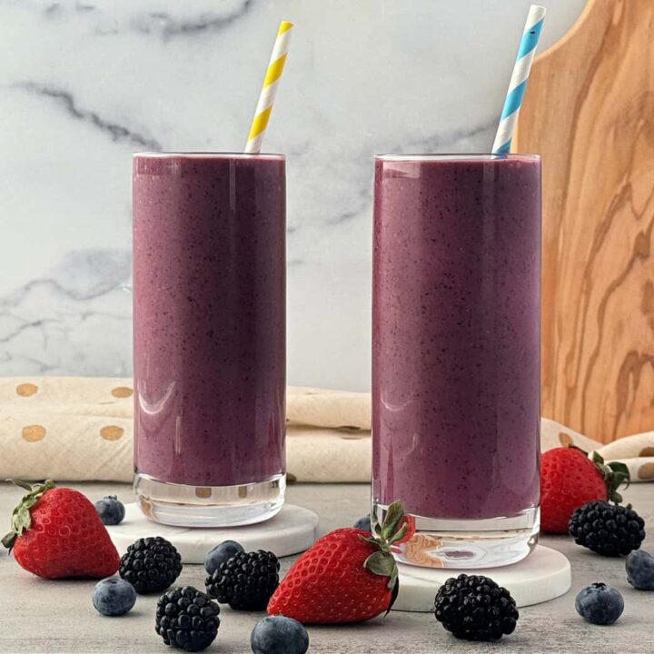 How to Make a Healthy Mixed Berry Protein Smoothie