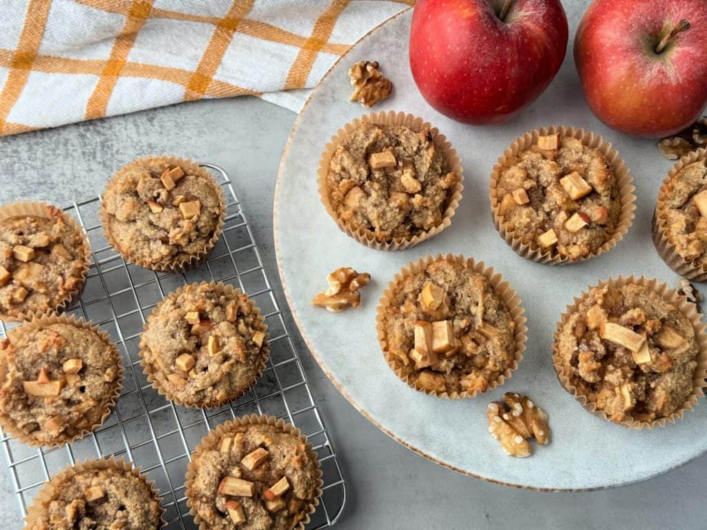 healthy apple muffins