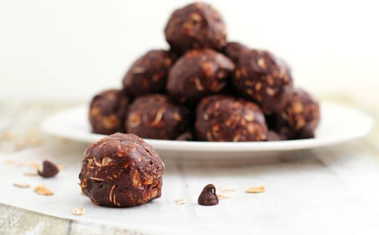 The Easiest Recipe for the Best Chocolate Energy Bites