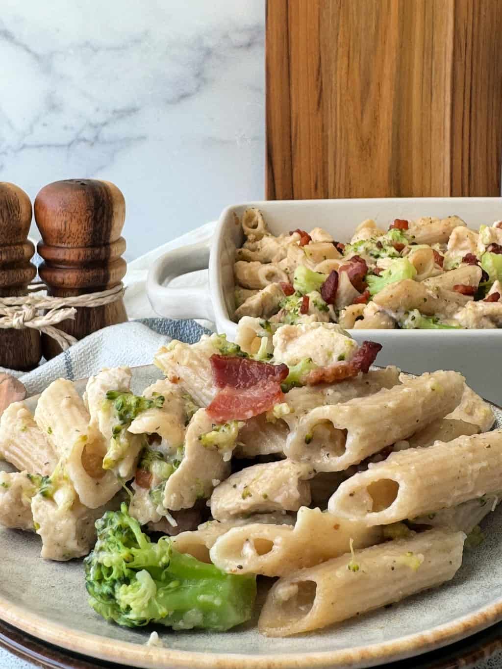 broccoli-and-chicken-Alfredo-casserole-recipe