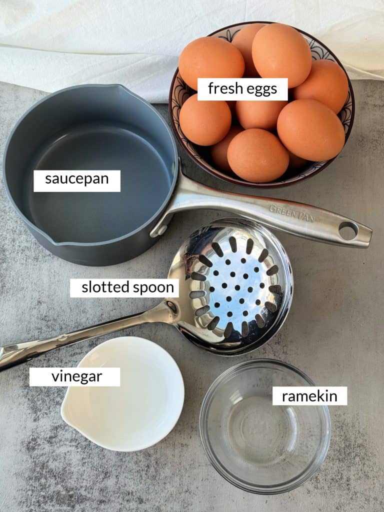 kitchen tools to make poached eggs 