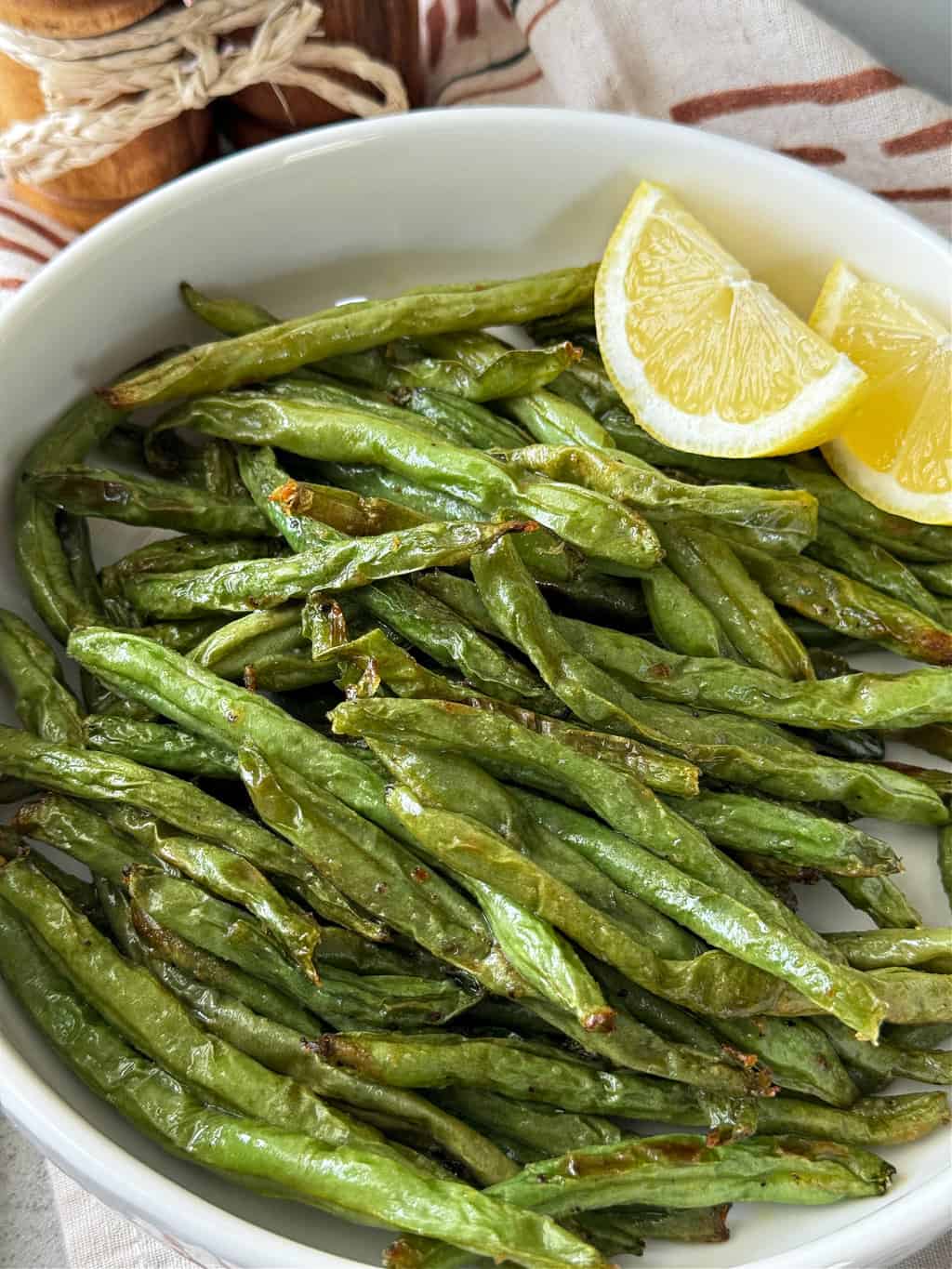 close-up-crispy air-fried-green-beans