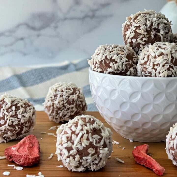 strawberry balls with coconut