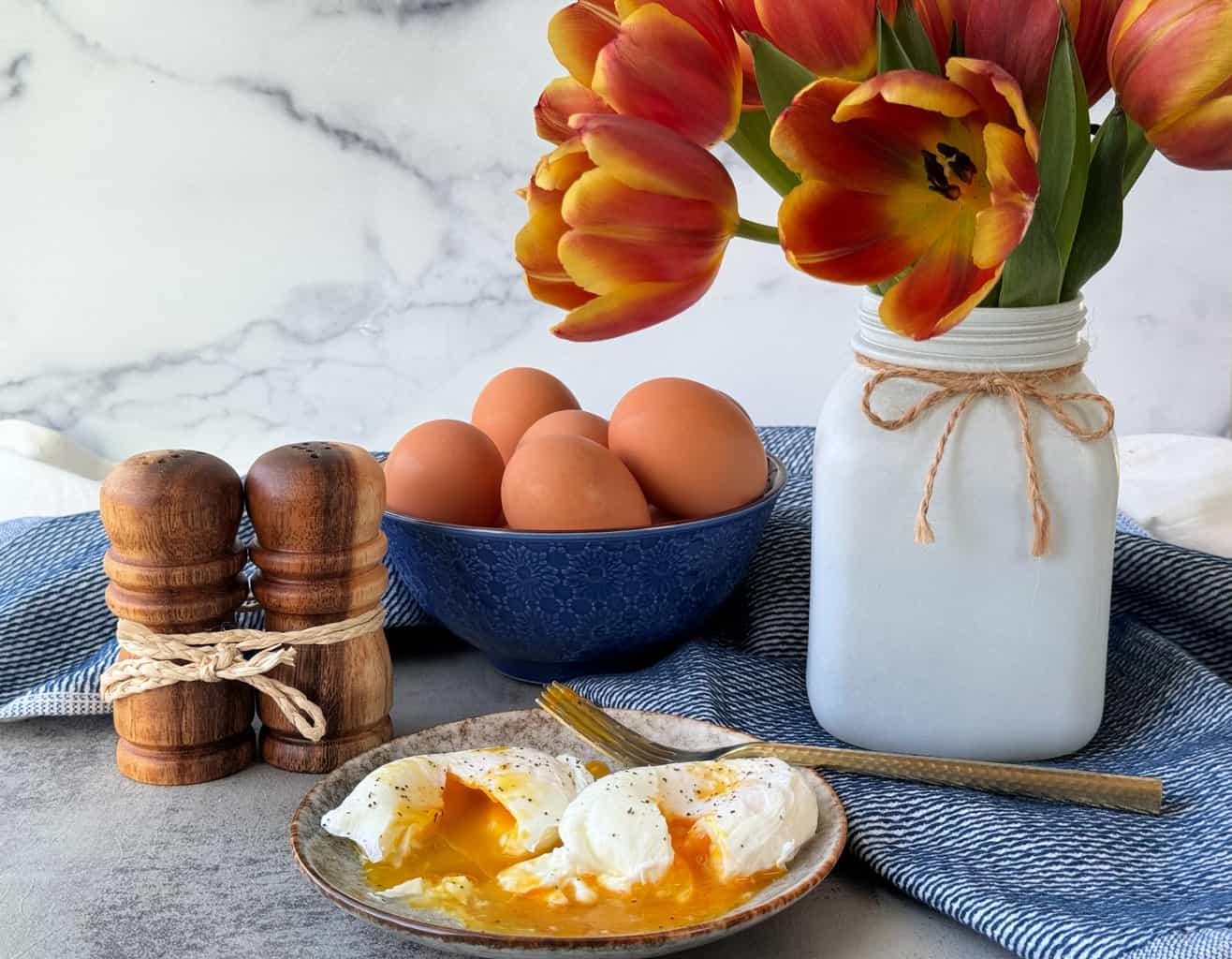 How to Make Poached Eggs without an Egg Poacher