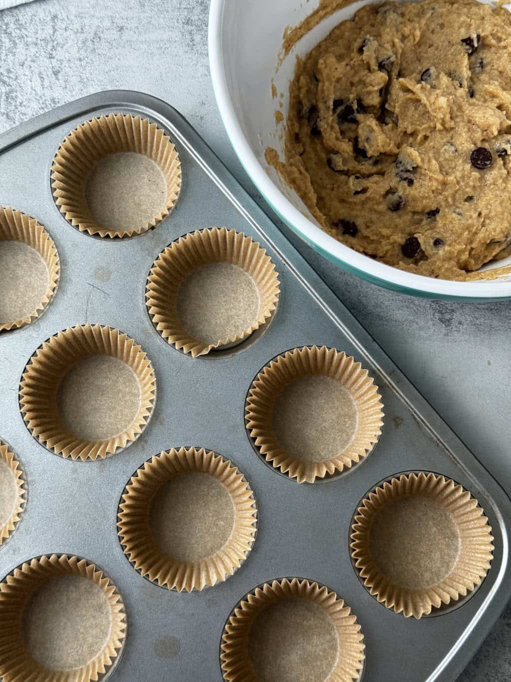 muffin-pan-with-paper-liners