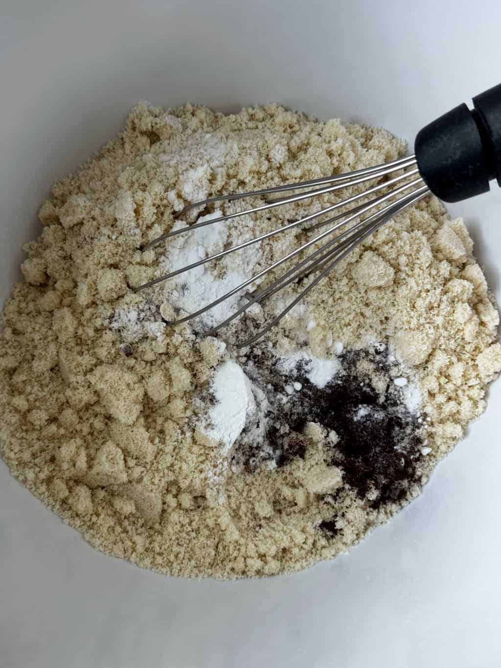 whisk-dry-ingredients-almond-flour-muffin-recipe