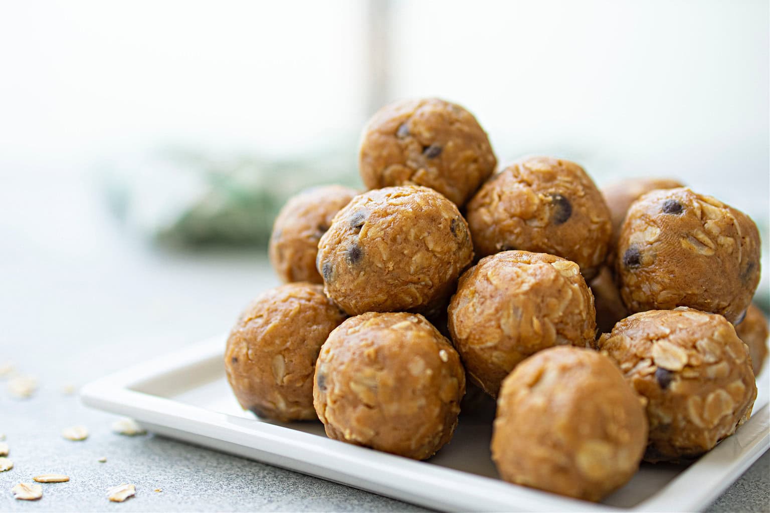 Peanut Butter Chocolate Chip Protein Balls with Oats