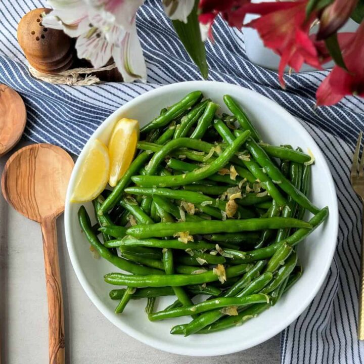 easy French style green beans recipe with shallots