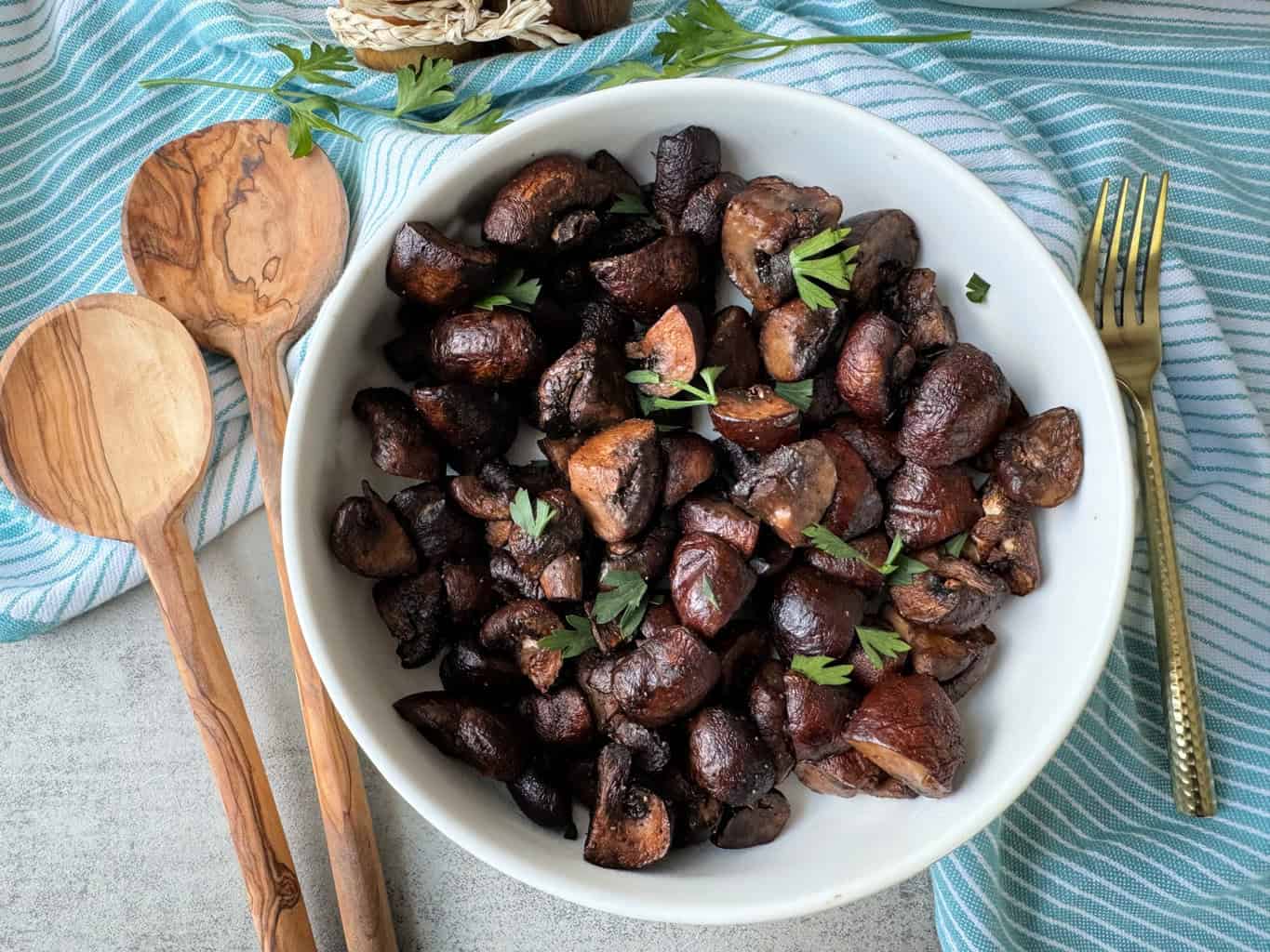 Easy Air Fryer Mushrooms Recipe - Ready in Minutes