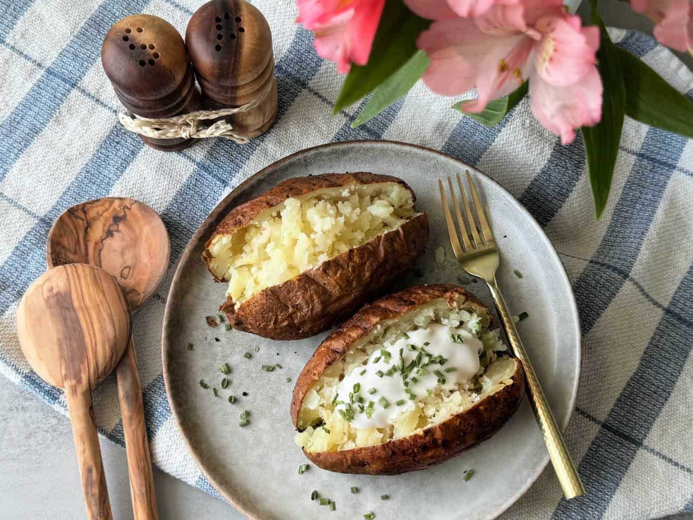 How to Cook Jacket Potatoes in an Air Fryer