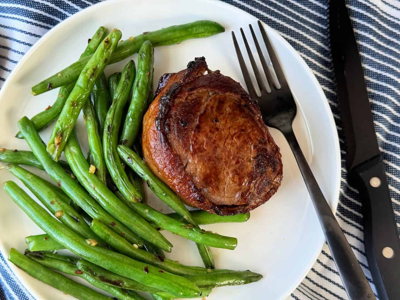 how long to cook filet mignon in oven after searing